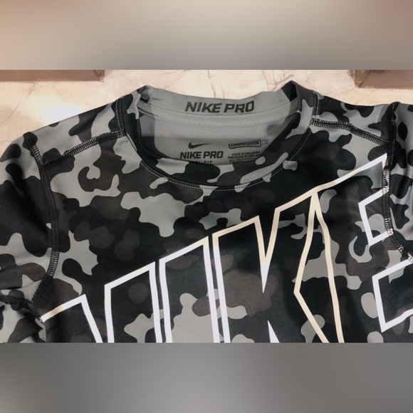 Absolutely New, Nike pro Dri-fit boys tight fit skin for active wear. - Picture 9 of 12